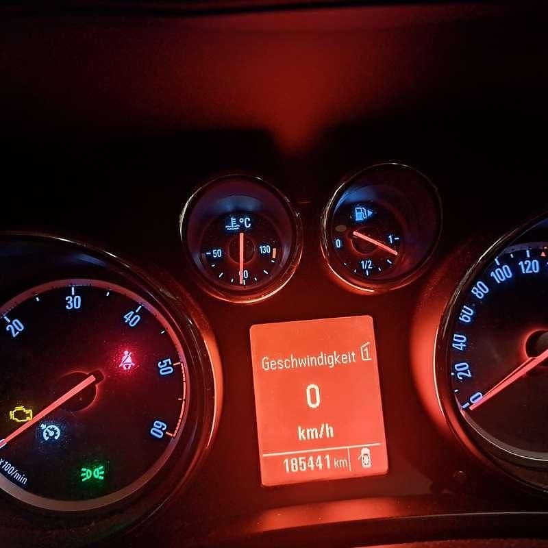 Gebraucht Opel Zafira Tourer Edition 131 PS (96 kW) 2013 Van / Kleinbus