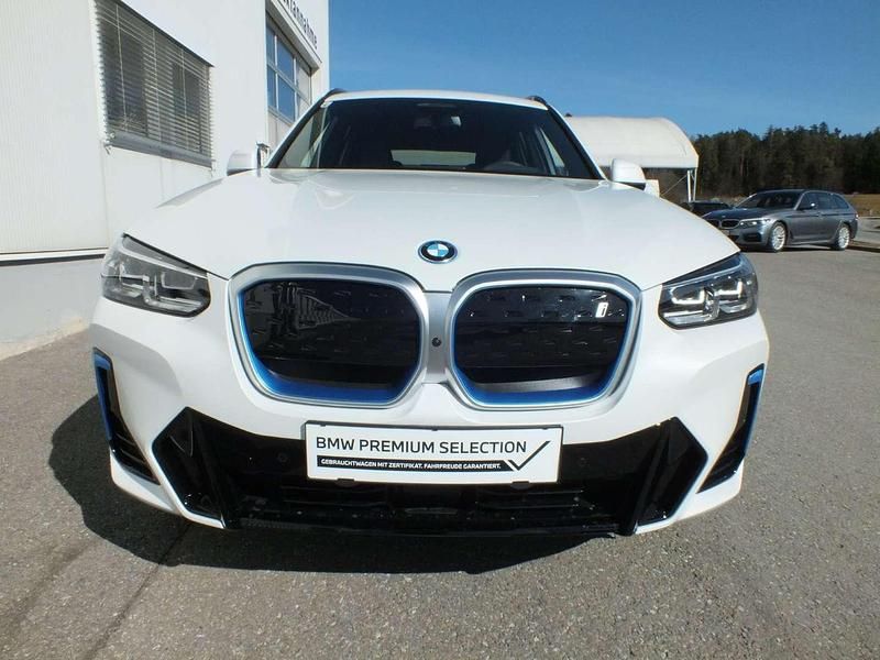 Gebraucht BMW iX3 M Sport 210 kW (286 PS) 2025 Mineralweiß SUV