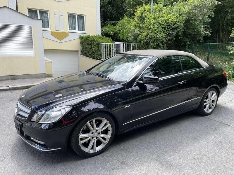 Gebraucht 2011 Mercedes E200 Cabrio | € 21.900 (Etwas zu teuer) - Bild 1/4