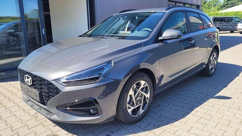 Grau Neu 2025 Hyundai i30 Kombi | € 28.897 (Guter Preis) - Bild 1/4