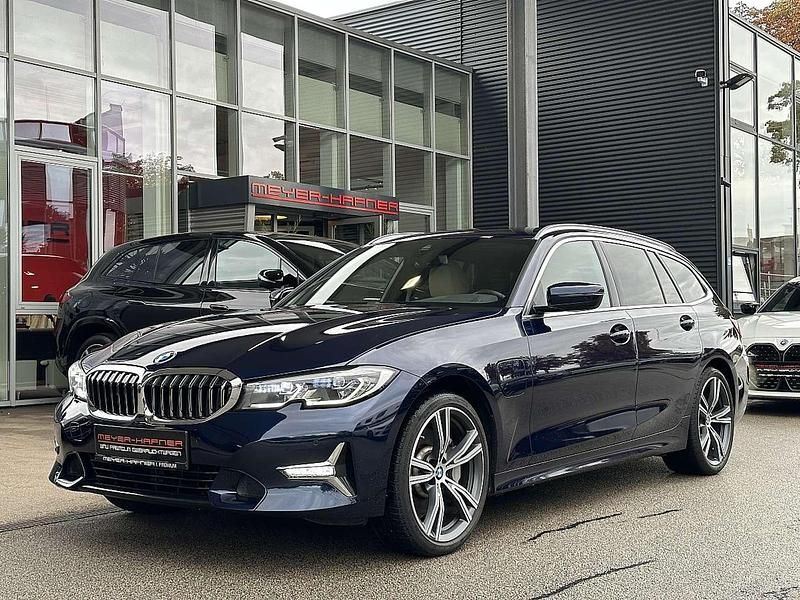 Gebraucht BMW 330 Luxury Line 184 PS (135 kW) 2020 Tansanitblau Kombi