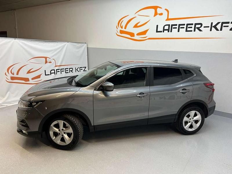 Gebraucht Nissan Qashqai Acenta 131 PS (96 kW) 2017 Grau SUV