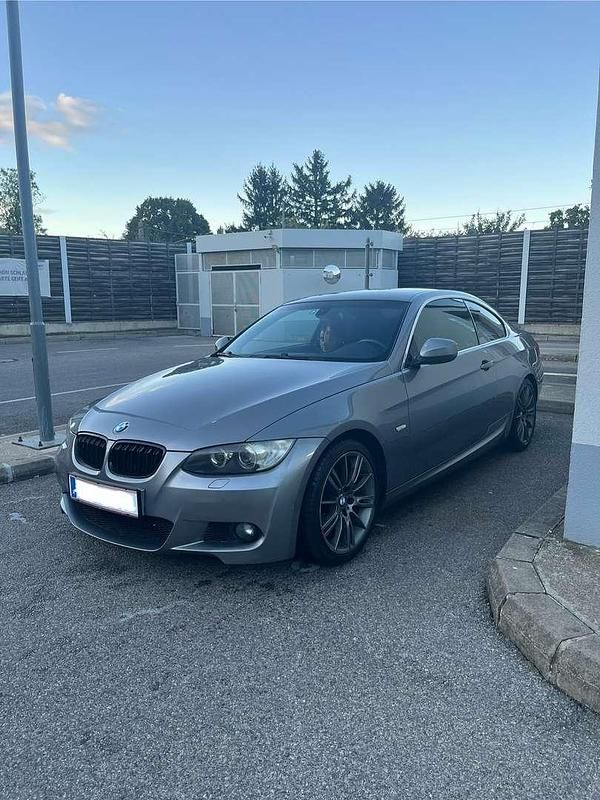 Gebraucht BMW 320 177 PS (130 kW) 2010 Coupé