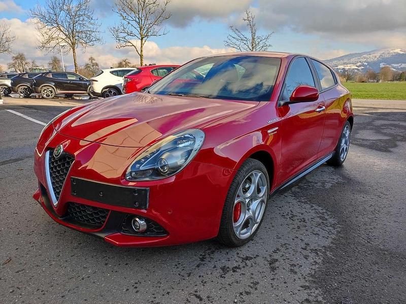 Rot Gebraucht 2018 Alfa Romeo Giulietta Super Limousine | € 15.900 (Fairer Preis) - Bild 1/4