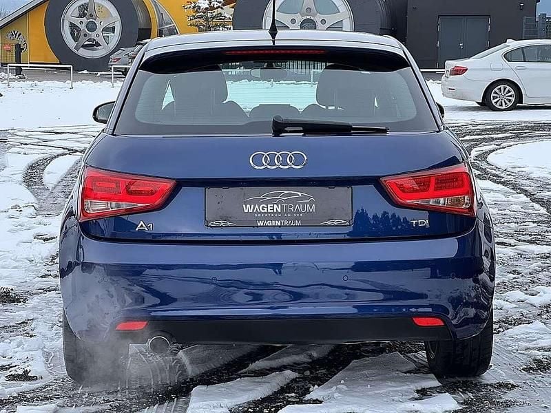 Gebraucht Audi A1 Comfort 105 PS (77 kW) 2014 Blau Kleinwagen