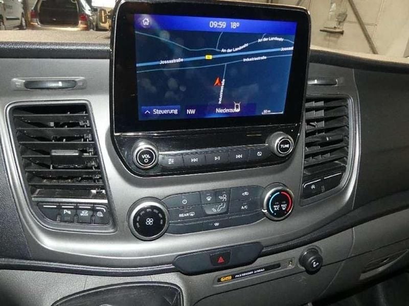 Gebraucht Ford Transit Trend 131 PS (96 kW) 2021 Silber Van