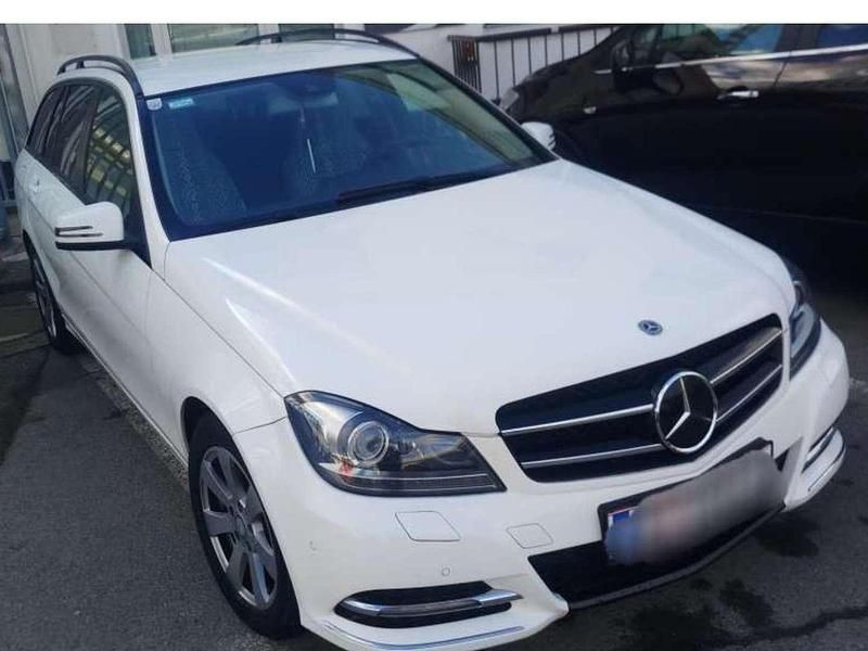 Weiß Gebraucht 2014 Mercedes 180 Limousine | € 12.200 - Bild 1/4