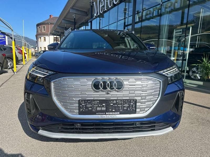 Gebraucht Audi Q4 e-tron Comfort 125 kW (170 PS) 2022 Blau SUV