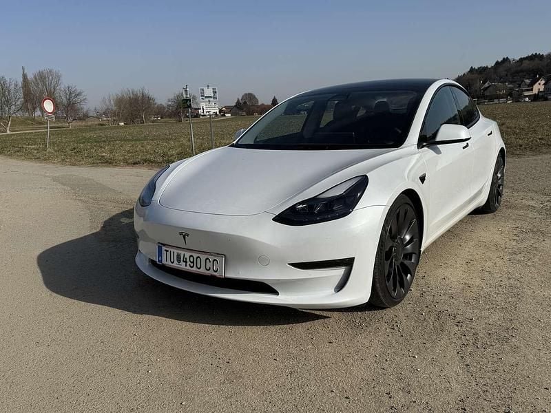 Gebraucht 2022 Tesla Model 3 Performance Limousine | € 34.999 (Teuer) - Bild 1/4