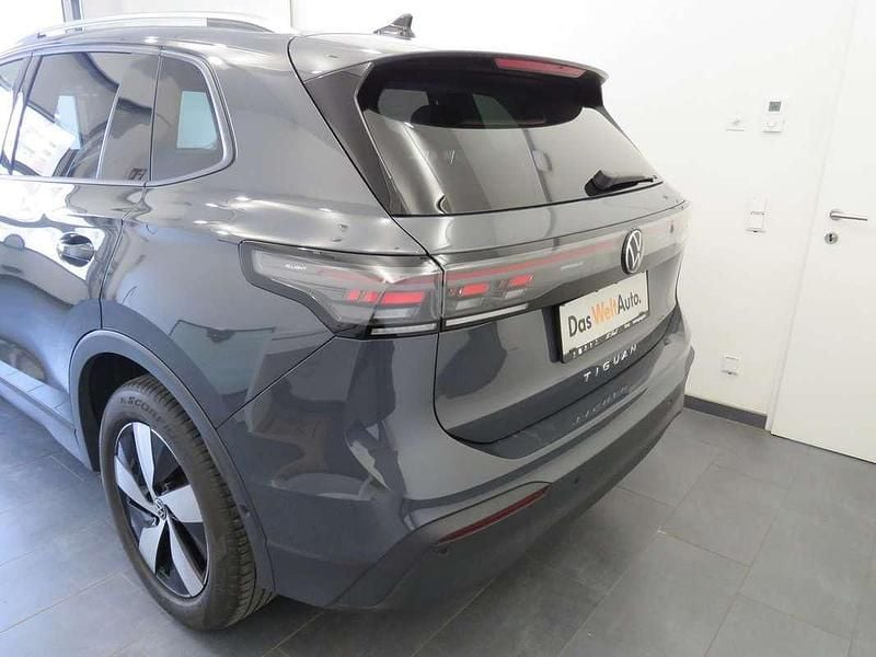 Gebraucht VW Tiguan 150 PS (110 kW) 2024 Grau SUV