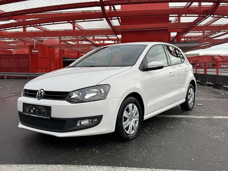 Gebraucht VW Polo Comfortline 60 PS (44 kW) 2014 Weiß Limousine