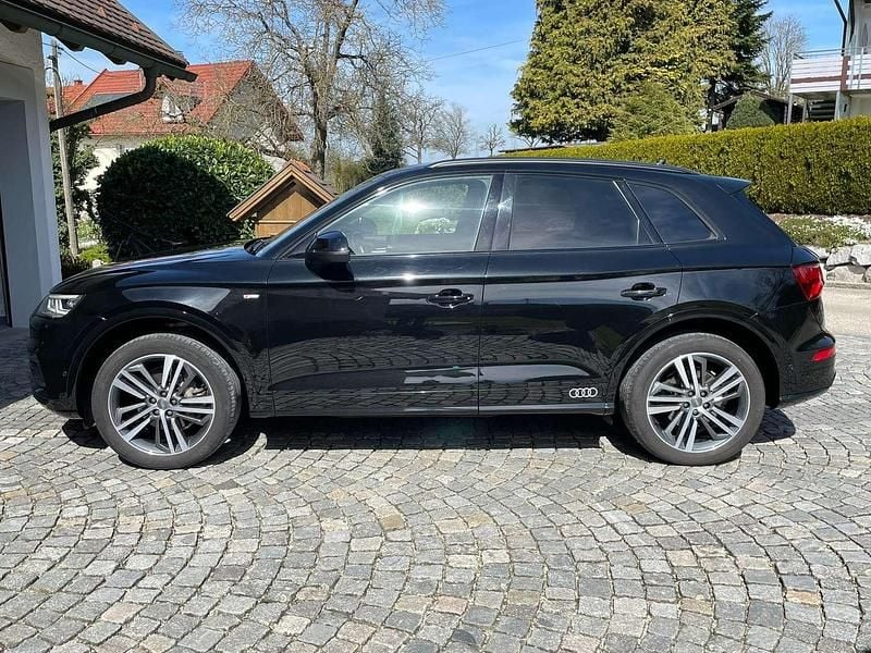 Schwarz Gebraucht 2018 Audi Q5 Sport SUV | € 35.000 (Teuer) - Bild 1/4