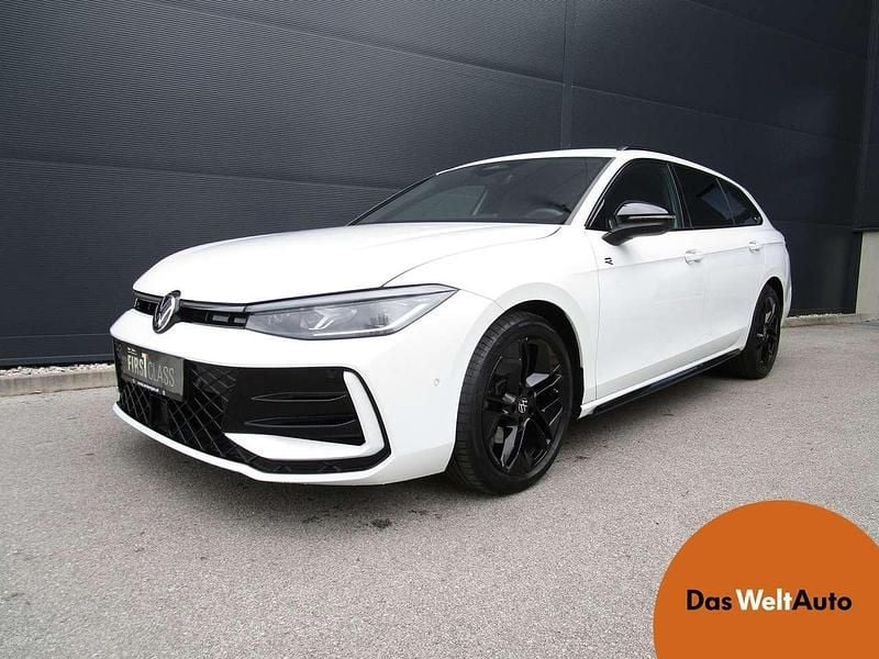 Gebraucht VW Passat R-line 150 PS (110 kW) 2024 Weiss  normal Kombi