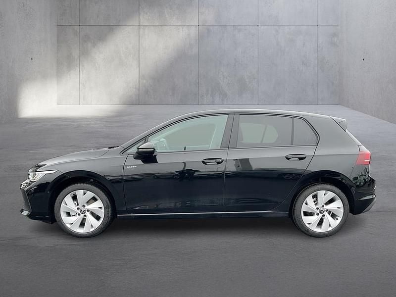 Neu VW Golf VIII 116 PS (85 kW) 2026 Schwarz  metallic Limousine
