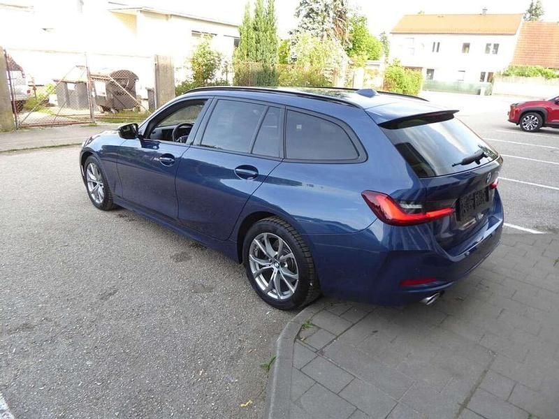 Gebraucht BMW 318 150 PS (110 kW) 2022 Blau Kombi
