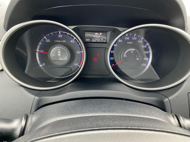 Gebraucht Hyundai ix35 Life 116 PS (85 kW) 2015 Grau SUV