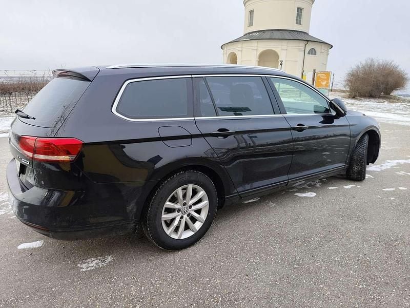 Gebraucht VW Passat Comfortline 120 PS (88 kW) 2016 Schwarz Kombi