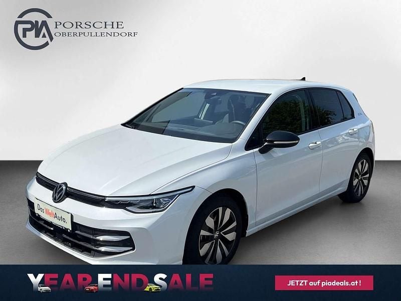 Weiss metallic Gebraucht 2024 VW Golf VIII Life Limousine | € 27.999 (Etwas zu teuer) - Bild 1/3