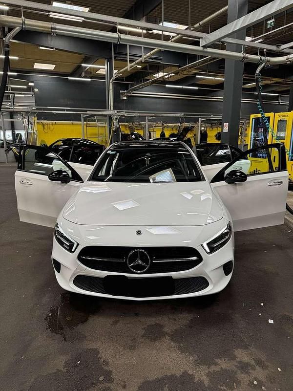 Gebraucht Mercedes A180 116 PS (85 kW) 2019 Limousine