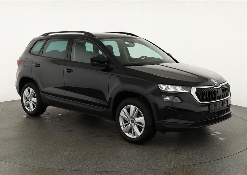 Schwarz Neu 2025 Skoda Karoq SUV | € 40.331 (Etwas zu teuer) - Bild 1/4