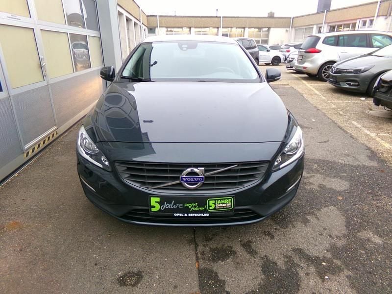 Gebraucht Volvo V60 Kinetic 120 PS (88 kW) 2017 Schwarz Kombi