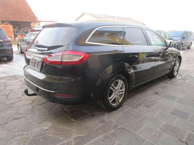 Gebraucht Ford Mondeo Titanium 140 PS (102 kW) 2014 Schwarz Kombi
