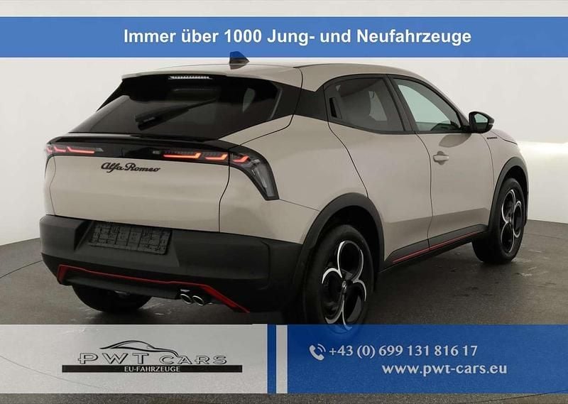 Beige Neu 2025 Alfa Romeo GT Junior Edizione Speciale SUV | € 31.144 (Fairer Preis) - Bild 1/4