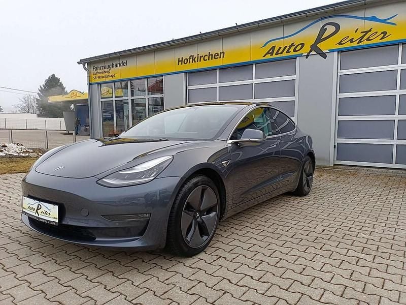 Grau Gebraucht 2019 Tesla Model 3 Long Range AWD Limousine | € 21.990 (Fairer Preis) - Bild 1/4