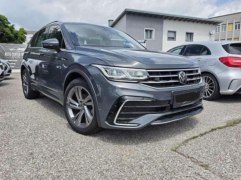 Gebraucht VW Tiguan R-line 150 PS (110 kW) 2023 Grau SUV