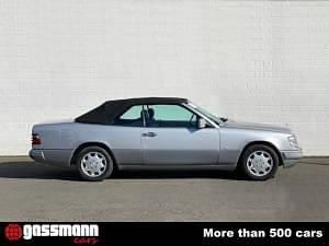 Gebraucht Mercedes E200 136 PS (100 kW) 1995 Silber Cabrio