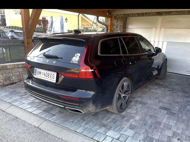 Gebraucht Volvo V60 Inscription 150 PS (110 kW) 2018 Schwarz Kombi