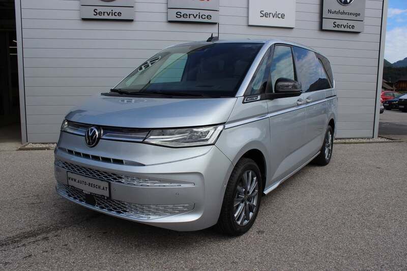 Gebraucht VW Multivan Style 150 PS (110 kW) 2024 Silber  metallic Van