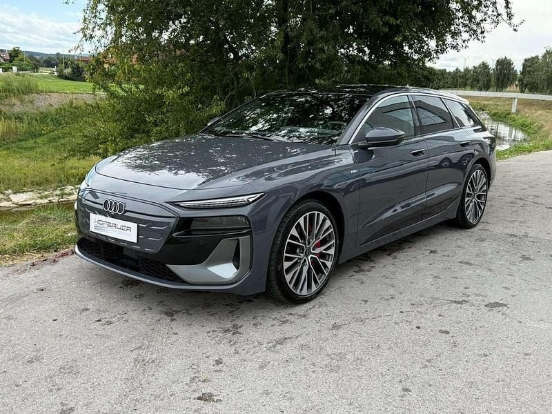 Hellgrau metallic Gebraucht 2025 Audi A6 e-tron Ambiente Kombi | € 77.990 (Fairer Preis) - Bild 1/4