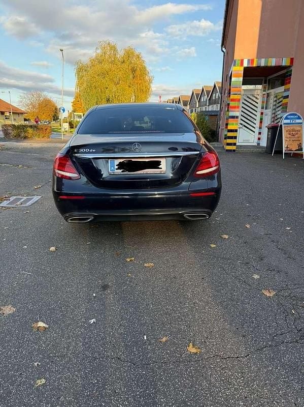 Gebraucht Mercedes E300 Avantgarde 194 PS (142 kW) 2020 Limousine