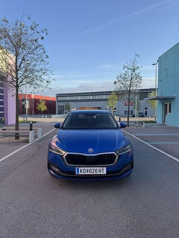 Blau Gebraucht 2020 Skoda Octavia First Edition Kombi | € 14.500 (Guter Preis) - Bild 1/4
