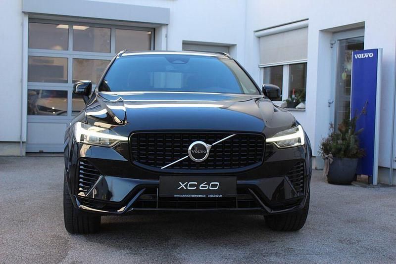 Gebraucht Volvo XC60 252 PS (185 kW) 2022 Schwarz SUV