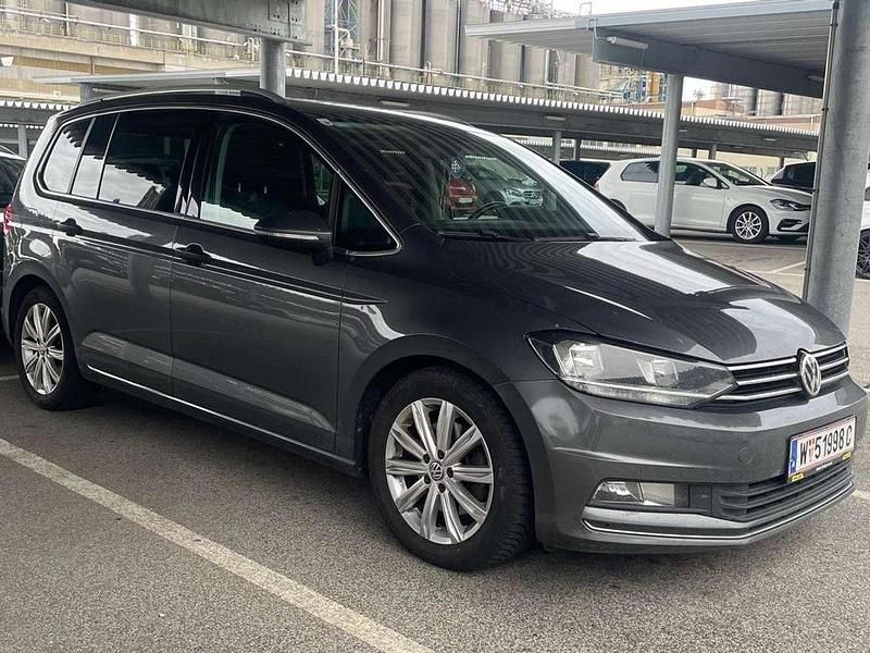 Gebraucht VW Touran Comfortline 150 PS (110 kW) 2017 Grau Van / Kleinbus