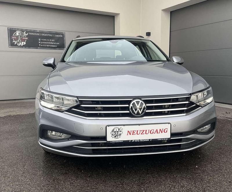Gebraucht VW Passat Business 150 PS (110 kW) 2023 Kombi