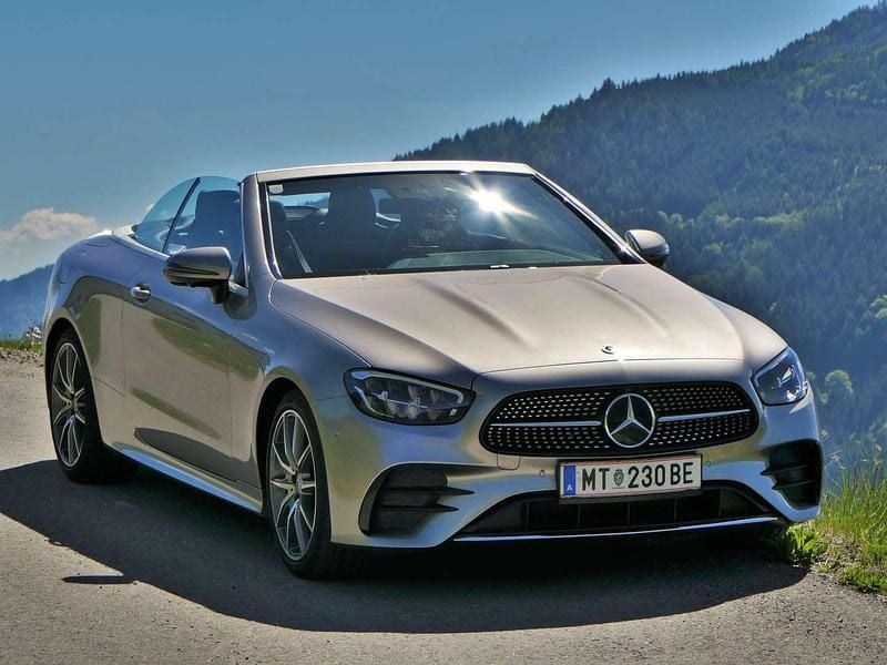 Gebraucht Mercedes E220 194 PS (142 kW) 2023 Gold Cabrio