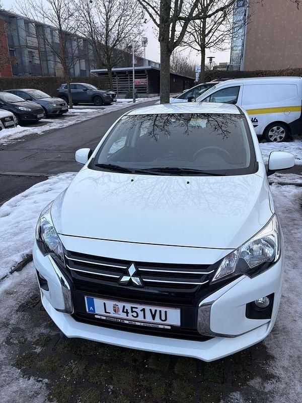 Weiß Gebraucht 2023 Mitsubishi Space Star Inform Limousine | € 10.800 (Guter Preis) - Bild 1/4