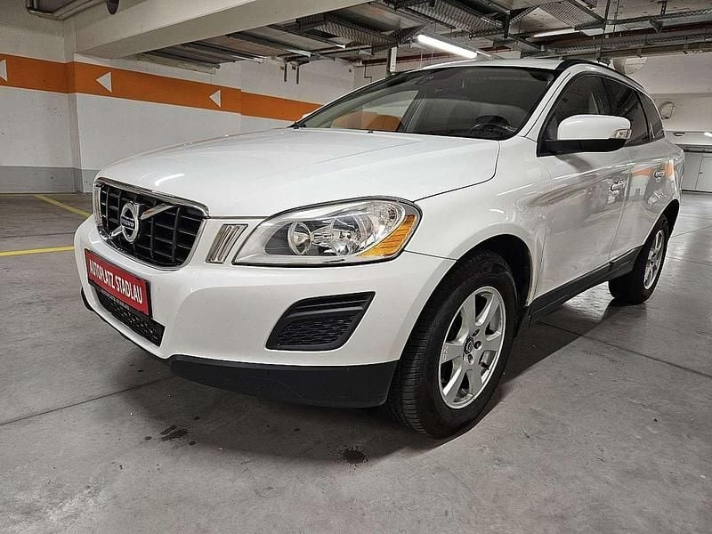 Weiß Gebraucht 2011 Volvo XC60 Kinetic SUV | € 9.990 (Etwas zu teuer) - Bild 1/4