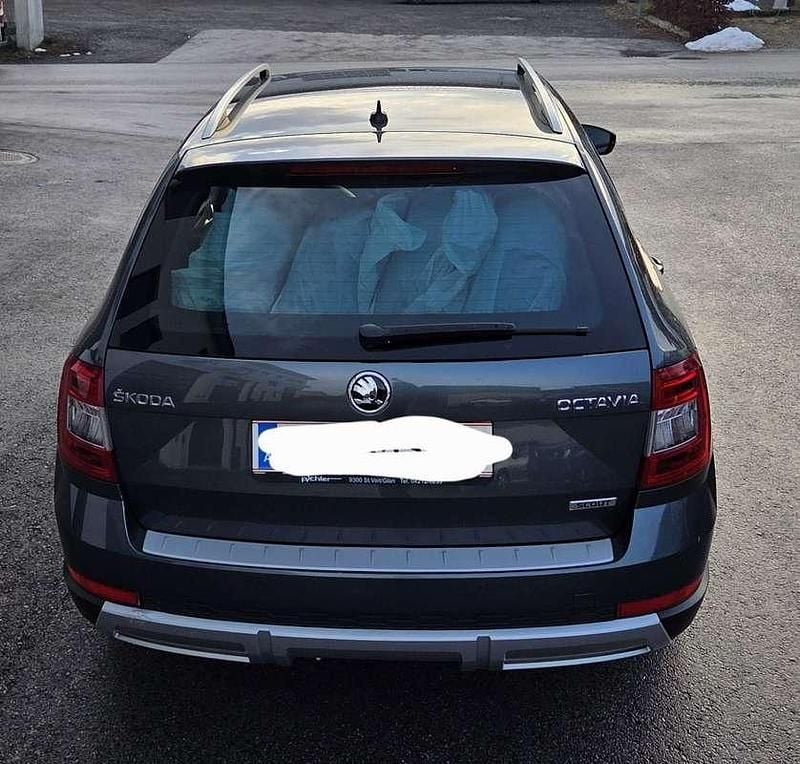 Gebraucht Skoda Octavia 184 PS (135 kW) 2015 Grau Kleinwagen