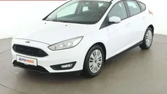 Weiß Gebraucht 2017 Ford Focus Trend Limousine | € 10.790 (Fairer Preis)