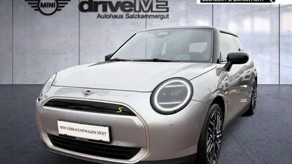 Gebraucht Mini Cooper SE Favoured 160 kW (218 PS) 2024 Kleinwagen