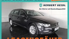 Grün Gebraucht 2022 VW Passat Business Kombi | € 22.480 (Fairer Preis)
