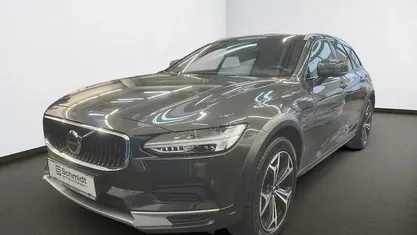 Grau Gebraucht 2021 Volvo V90 CC Pro Kombi | € 38.980