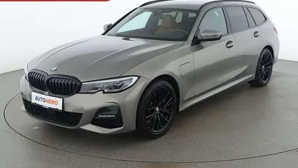 Grau Gebraucht 2021 BMW 330e M Sport Kombi | € 31.790 (Fairer Preis)