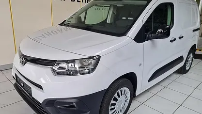 Weiß Gebraucht 2023 Toyota Proace City Van / Kleinbus | € 19.390 (Superpreis)