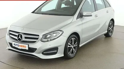Grau Gebraucht 2016 Mercedes B180 Style Van / Kleinbus | € 13.090 (Guter Preis)