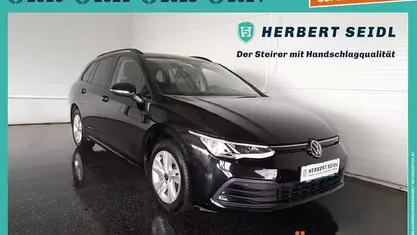 Gebraucht VW Golf VIII Life 150 PS (110 kW) 2022 Deepblackperleffect Kombi